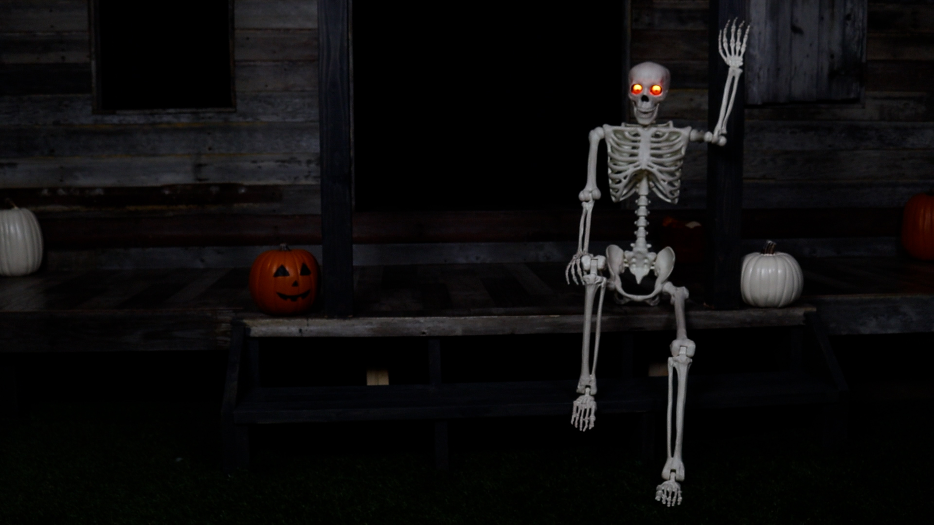 SNW83224LOK3UCO-0 Deluxe Flaming Light Up Eyes & Talking Skeleton Halloween Decoration